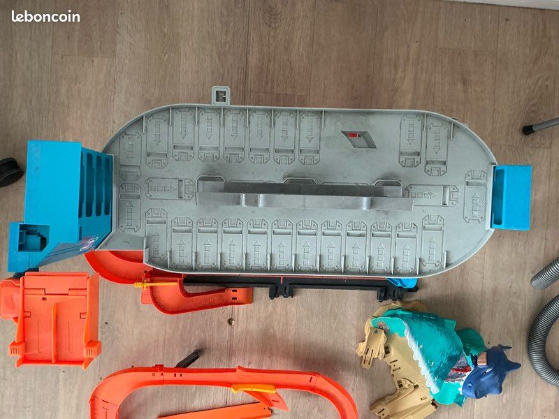 Hot Wheels City Méga Garage, coffret de jeu pour petites voitures avec circuit et pistes, Jouet pour enfant, (image 4)
