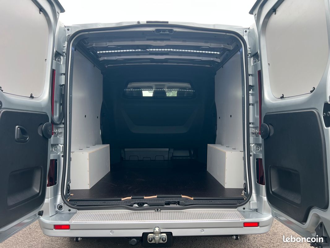 40950 ht Trafic ULTIMATE 5 places L2H1 3T 170 cv BVA9 Exclusive + Options (image 3)