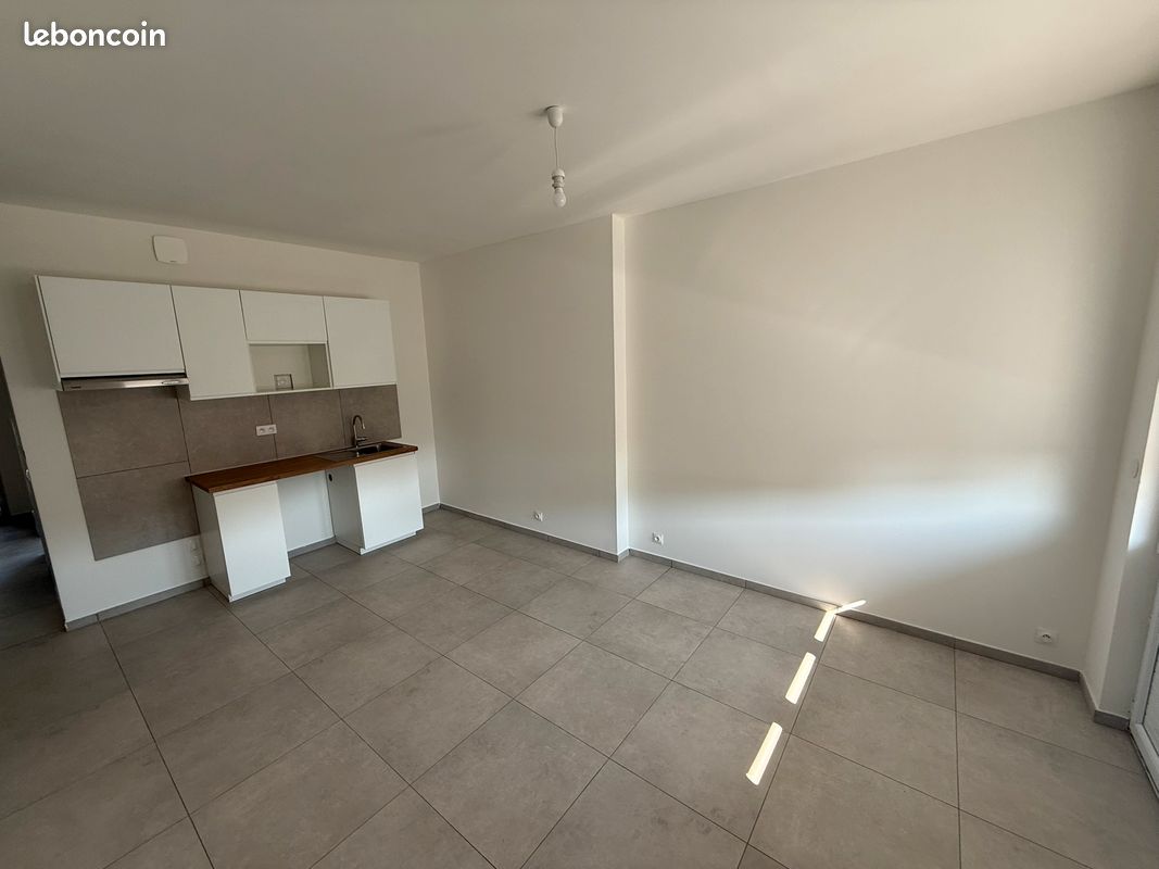 Appartement 2 pièces 45 m² · à Roussillon · 45 m² · 590 €/mois