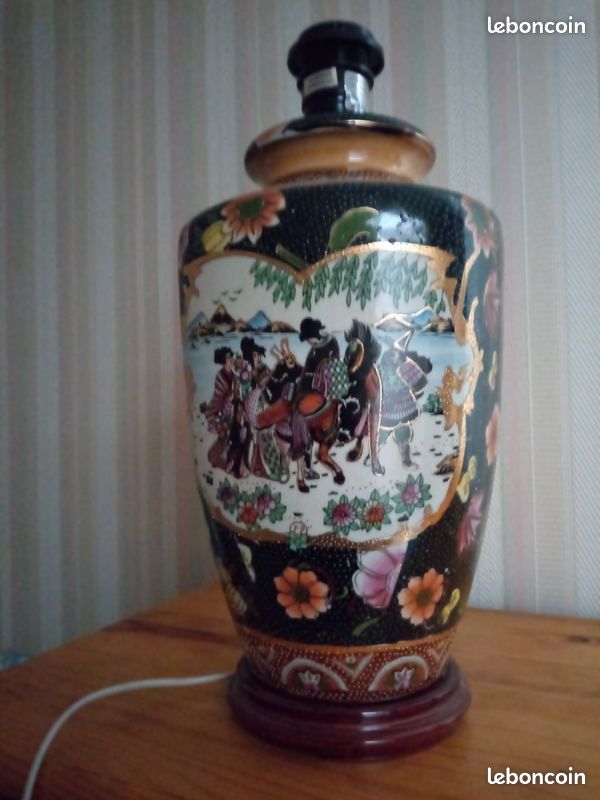 Pied de lampe de style asiatique (image 1)