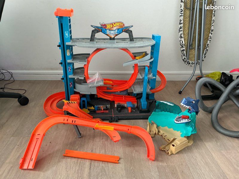 Hot Wheels City Méga Garage, coffret de jeu pour petites voitures avec circuit et pistes, Jouet pour enfant, (image 1)