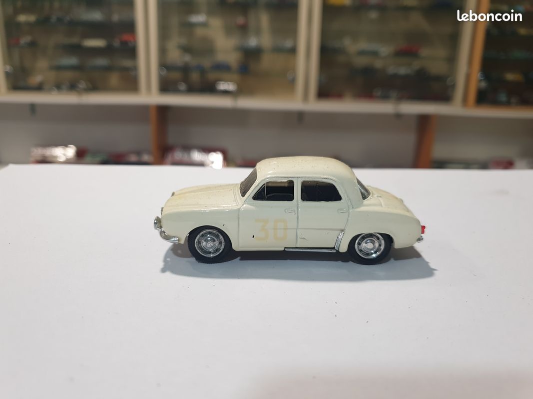 Miniature DUVI Renault Dauphine – Résine Bleu Métallisé – Échelle 1/43 – Série Spéciale Anniversaire 1993