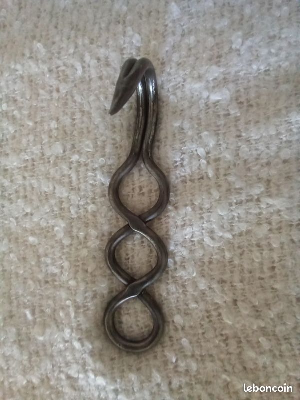 Crochets de boucherie anciens par 2 (image 2)