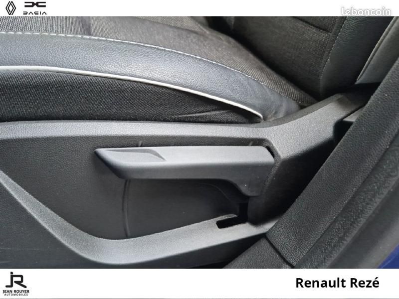 Renault Captur 1.6 E-Tech hybride 145ch Techno Fast Track (image 26)