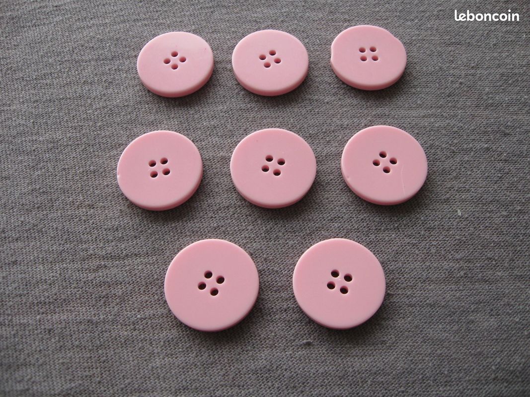 Mercerie 8 gros boutons rose Neuf (image 2)