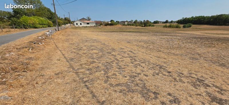 Terrain 1 450 m² Lalbenque · 31 000 €
