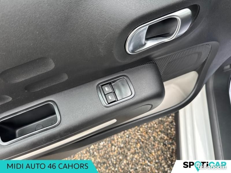 Citroen C3 1.2 PureTech 83ch S&S YOU (image 12)
