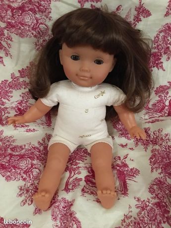 Poupée Miss Corolle aux yeux bruns