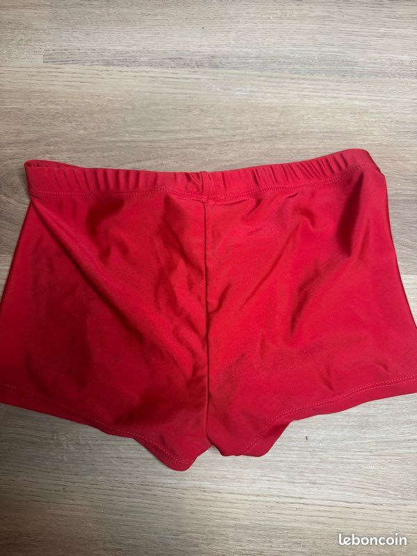 Maillot de bain short rouge Vêtements