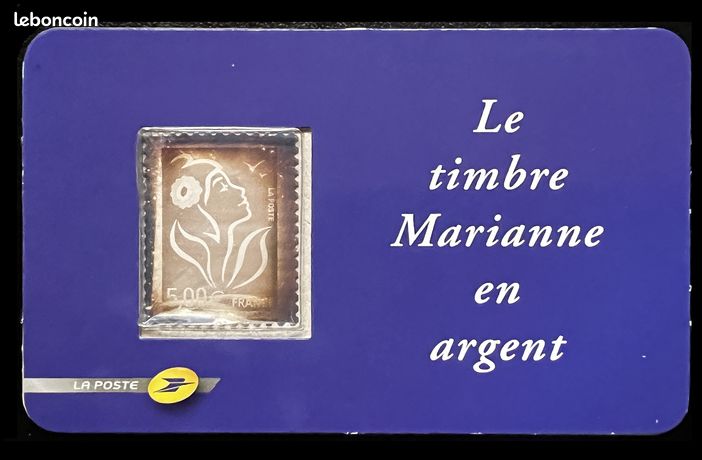 TIMBRE PERSONNALISE N°3802A MARIANNE LAMOUCHE ROUGE, AUTOADHESIF LU