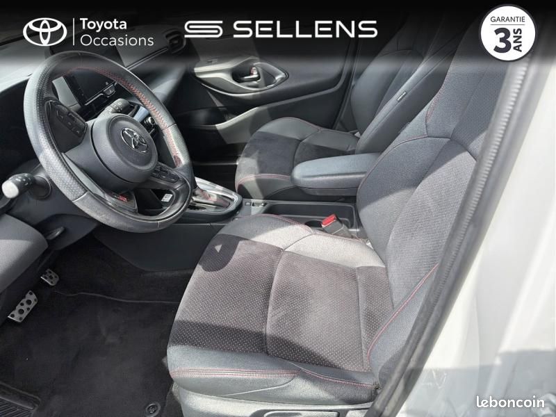 Toyota Yaris Cross 116h GR Sport MY22 (image 11)