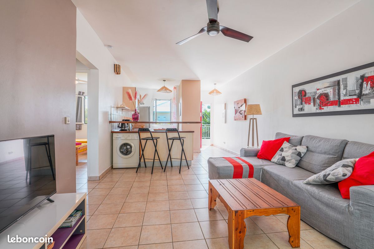 Appartement Courbaril Charmant et spacieux T3 en bord de mer accès direct plage (image 11)