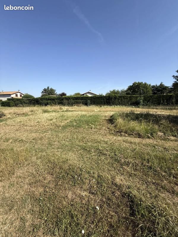Terrain 475 m² Neyron · 175 000 €