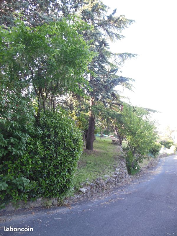 Terrain Aubenas centre (image 3)