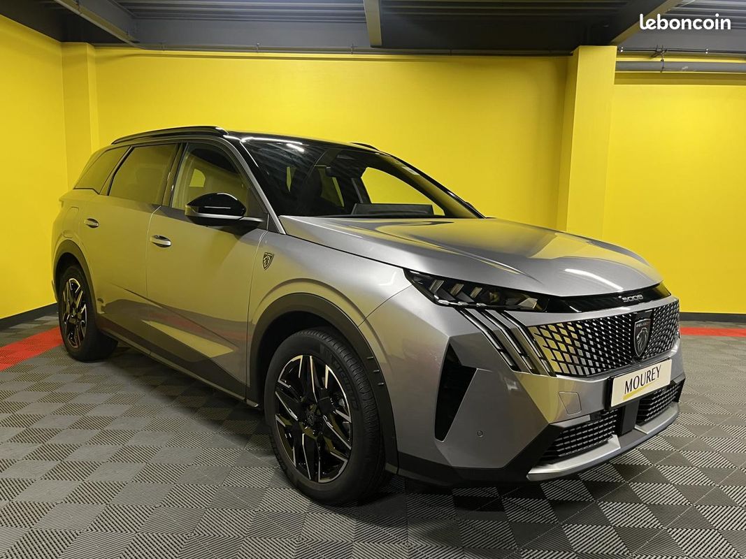PEUGEOT 5008 1.2i Hybrid -145CV - BV e-DCS6 III GT (image 3)
