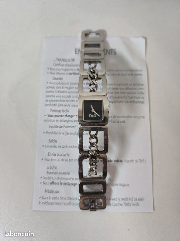 Montre DOLCE & GABBANA TIME Vintage - Loisirs/Fête - Cadran Noir, Bracelet Rouge (ne Marche Pas)