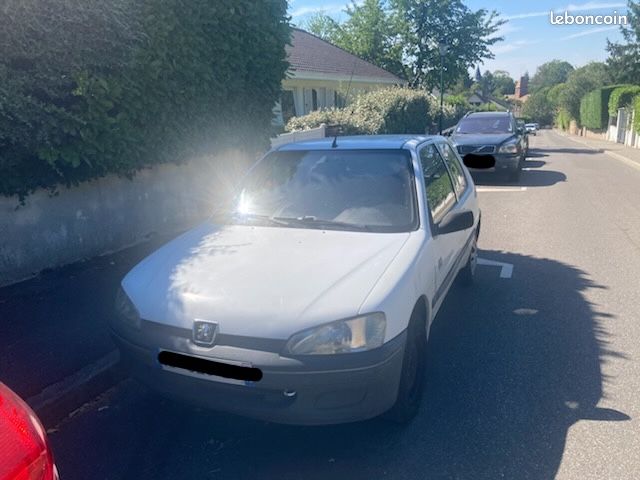 Peugeot 106 pour pièces (image 1)