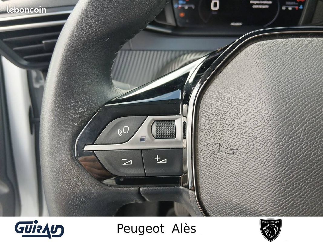 PEUGEOT 208 PureTech 100 S&S BVM6 Allure (image 16)