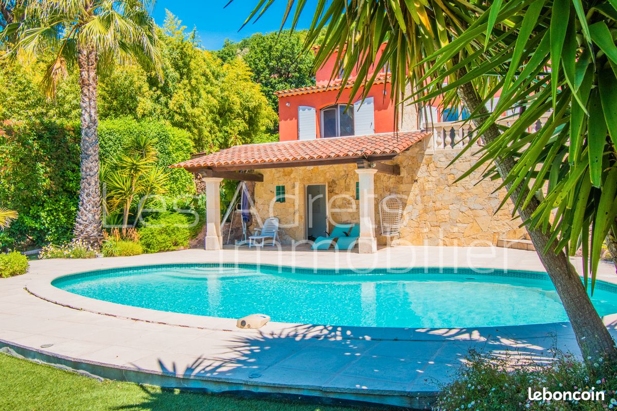 Maison 6 pièces 160 m² · à Les Adrets-de-l'Estérel · 160 m² · 990 000 €