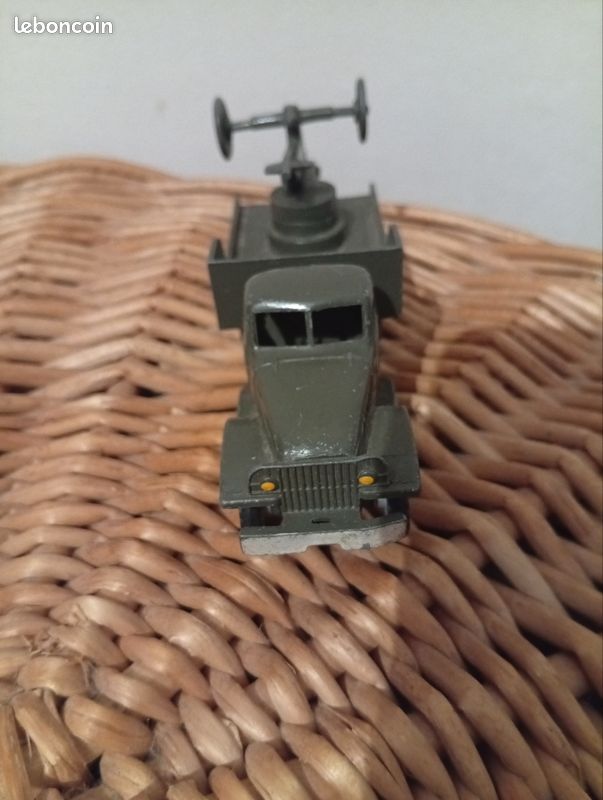 véhicules miniatures 1/43 FJ Camion Militaire Projecteur