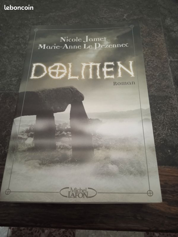 DOLMEN de NICOLE JAMET & MARIE-ANNE LE PEZENNEC (image 1)