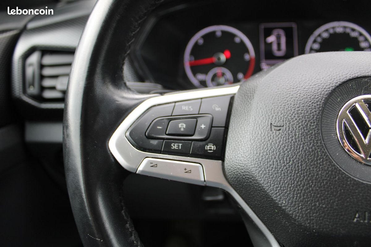 Volkswagen T-CROSS 1L6 TDI DSG LOUNGE BUSINESS DIESEL BOITE AUTO GRAND GPS 3D RÉGULATEUR ADAPTATIF (image 12)