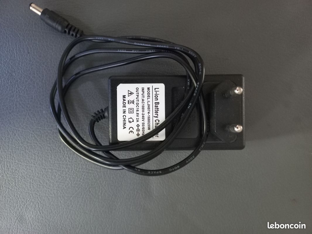 Chargeur lion 16.8v (image 1)