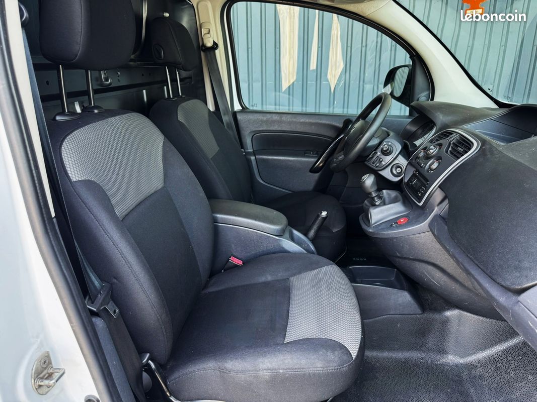 đ RENAULT Kangoo Maxi 1.5 dCi 95ch Grand Volume Grand Confort â 1Ăšre main â Distribution rĂ©cente â Galerie + Attelage + AmĂ©nagement alu â TVA rĂ©cupĂ©rable (image 3)