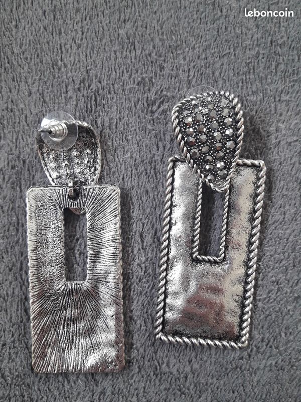 Boucle d'oreille fantaisie pendante (image 2)