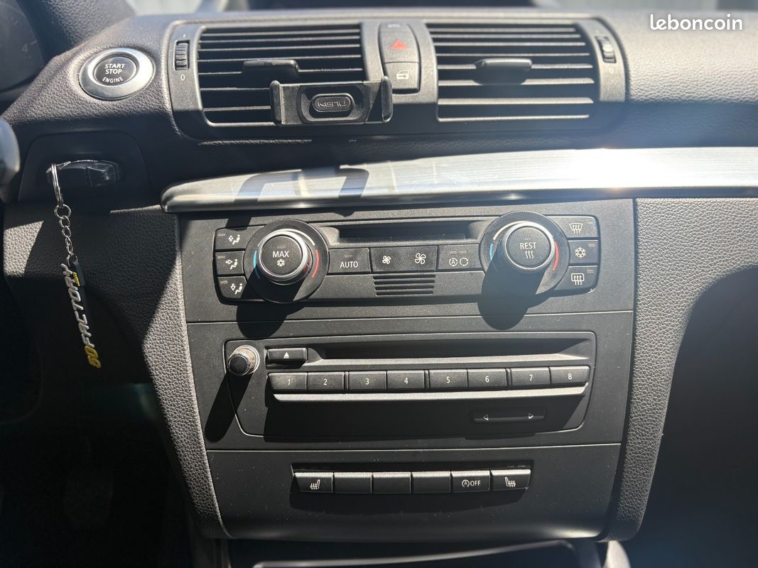 BMW SERIE 1 E87 LCI 120d 177 ch Sport Design - Pack M Complet - TOIT OUVRANT - SIEGES ELECTRIQUE/CHAUFFANT (image 16)