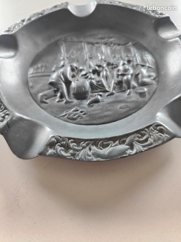 UN VIDE-POCHE ET petit vase en céramique - En forme de cygne EUR 4,99 - FR UN VIDE-POCHE ET petit vase en céramique - En forme de cygne EUR 4,99 - FR