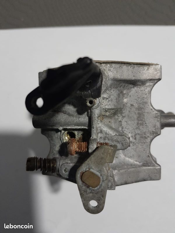 Cherche carburateur pour ISEKI A280 (image 3)