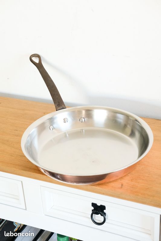 Poêle en Cuivre Lourd Bourgeat Pro 2.5 mm – Intérieur Inox & Queue Fonte – Ø 28 cm (2,5 kg) (image 2)