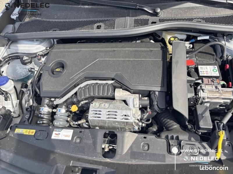 Peugeot 2008 1.2 Hybrid 145ch Style e-DCS6 (image 12)