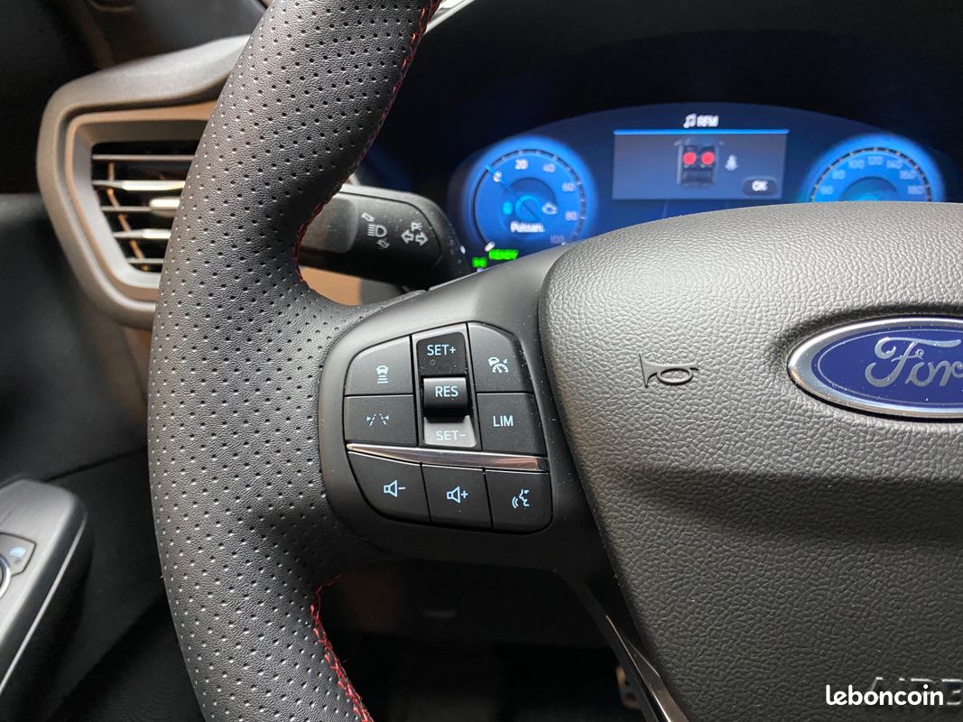FORD KUGA 2.5 DURATEC 180H 150 HYBRID FHEV ST LINE X 4X2 / TOIT OUVRANT PANORAMIQUE / CARPLAY / CAMÉRa 360 (image 14)