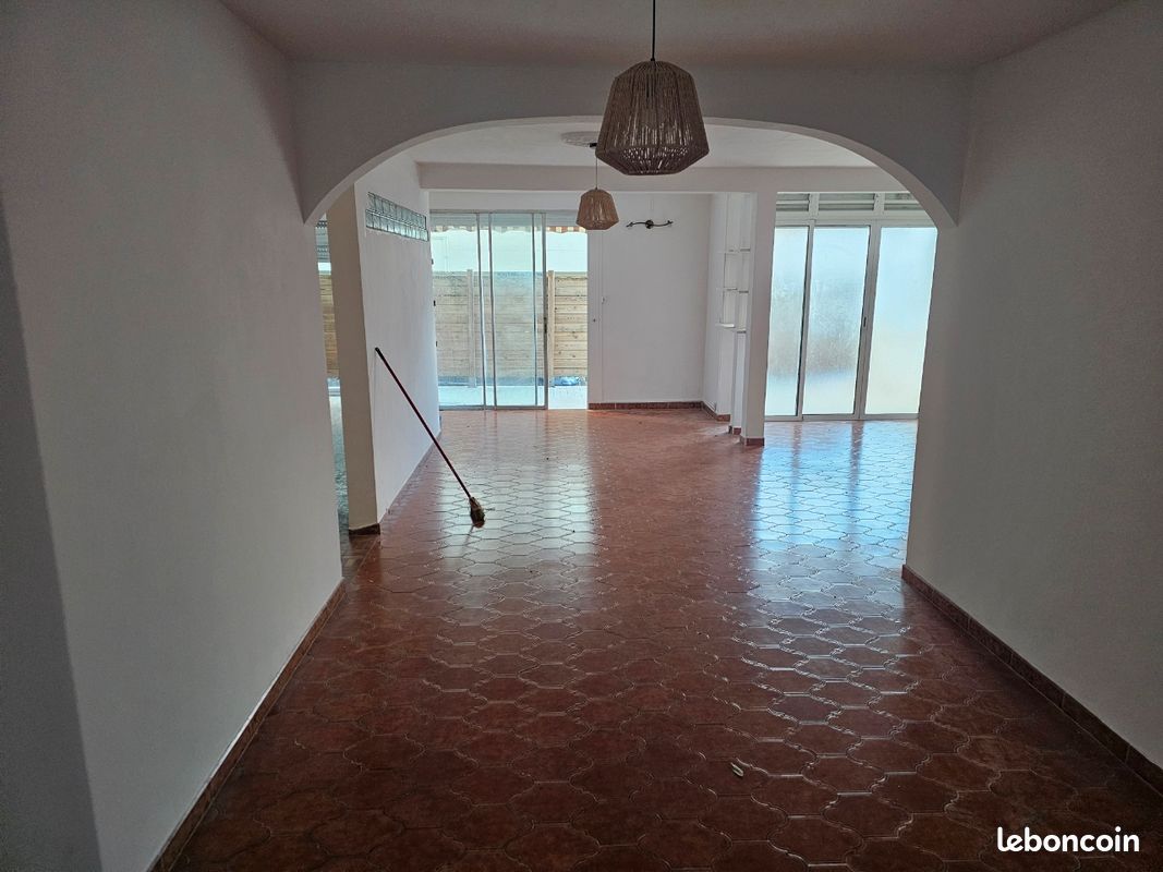 Appartement 3 pièces 120 m² · à Saint-Claude · 120 m² · 860 €/mois