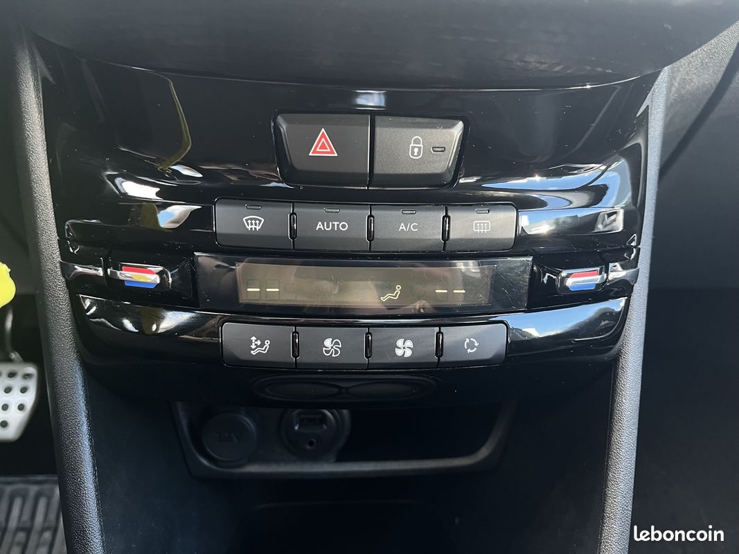 Peugeot 2008 1.6 BLUEHDI 120CH CROSSWAY S&S (image 22)