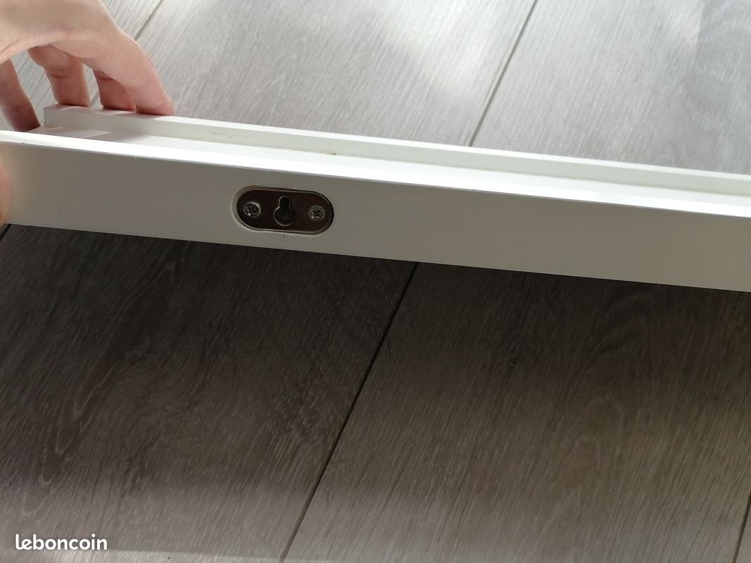 Etagère blanche fixation invisible 90cmx10cm (image 3)