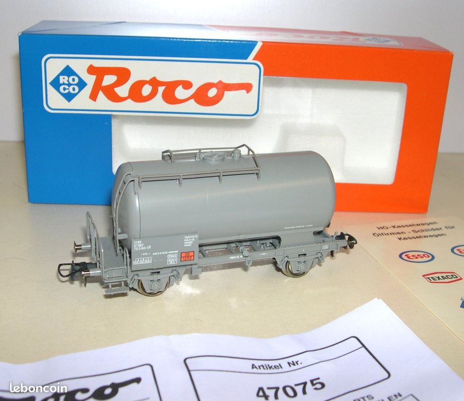 Set de deux wagons citerne BP / Tank wagons BP, OBB, N