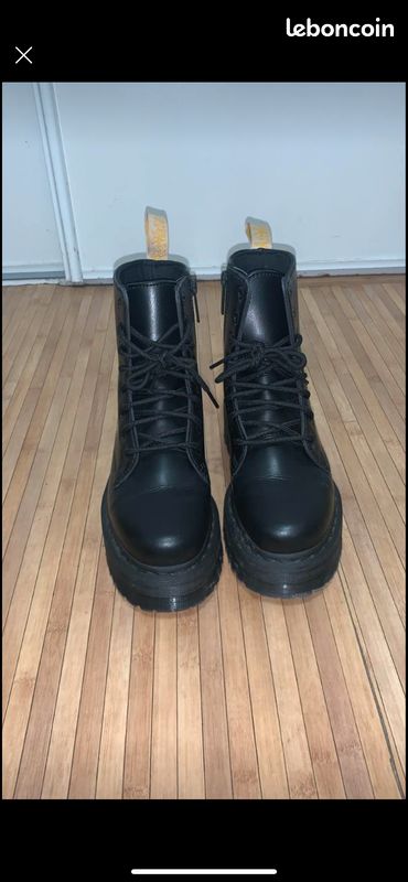 Dr Martens Vegan (image 1)