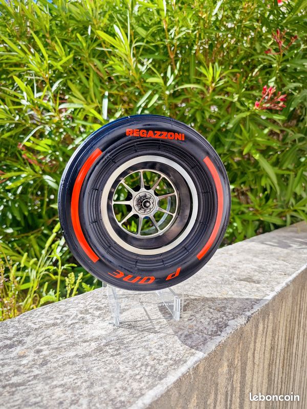 Pneu décoration inspiré F1 (image 1)