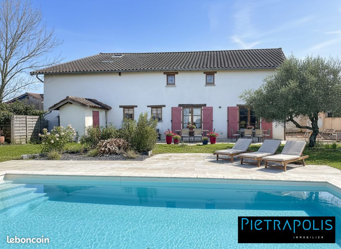 Maison 9 pièces 277 m² · à Montmerle-sur-Saône · 277 m² · 639 000 €