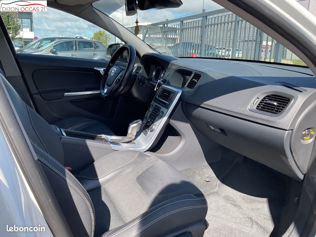VOLVO V60 T5 240 ch R-design Powershift A (image 13)