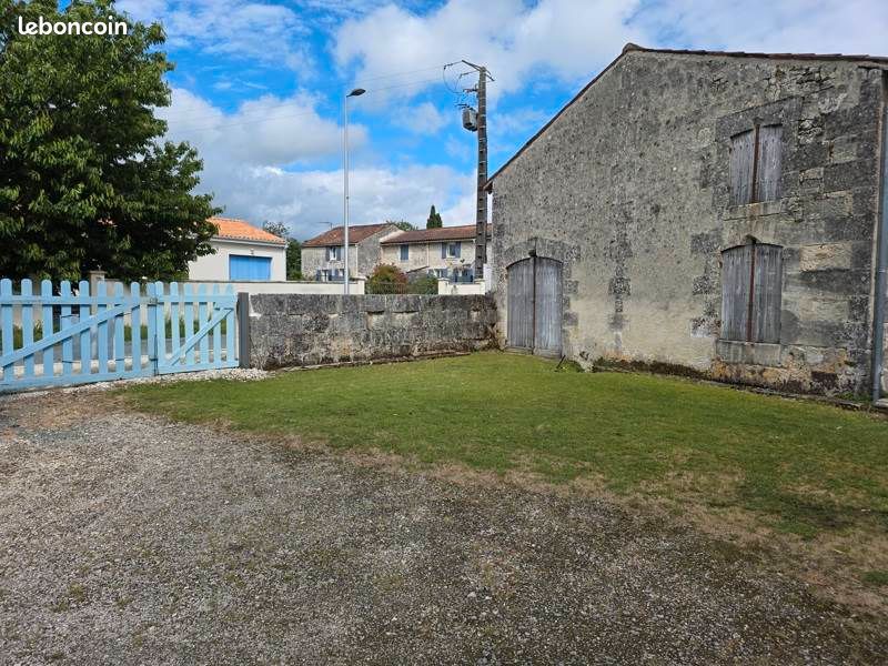 Maison 5 pièces 160 m² · à Jonzac · 160 m² · 93 415 €