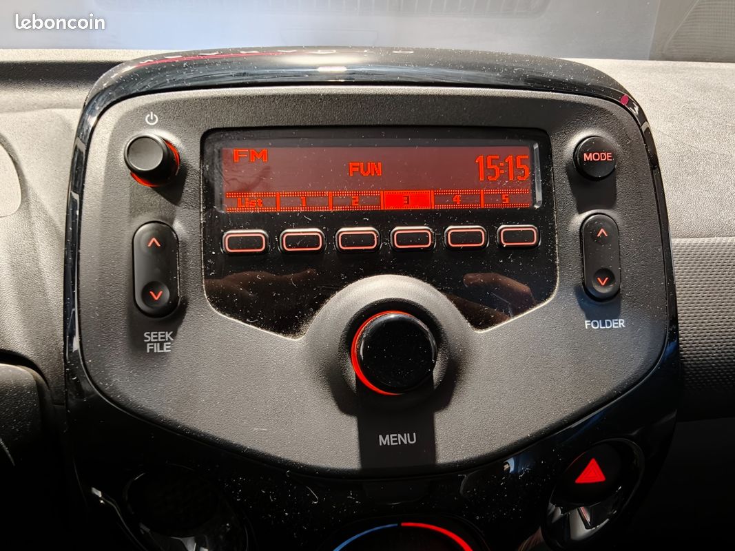 CITROEN C1 VTi 72 ch Feel / RADARS DE RECUL ARRIERE / CLIM MANUELLE / LIMITEUR DE VITESSE / MOTEUR A CHAINE (image 23)