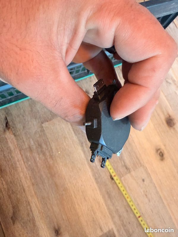 Adaptateur universel rétractable (image 4)