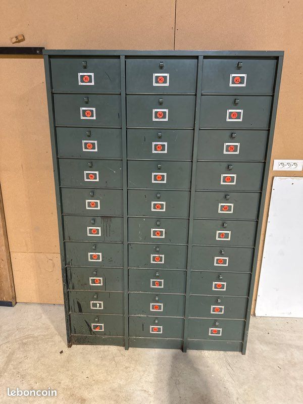 Armoire casier métallique (image 1)