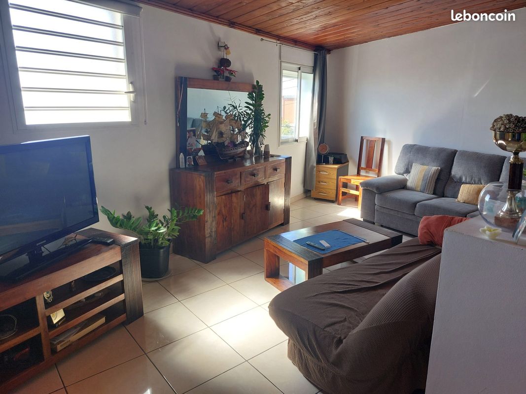 Maison 5 pièces 200 m² · à Saint-Denis · 200 m² · 273 000 €
