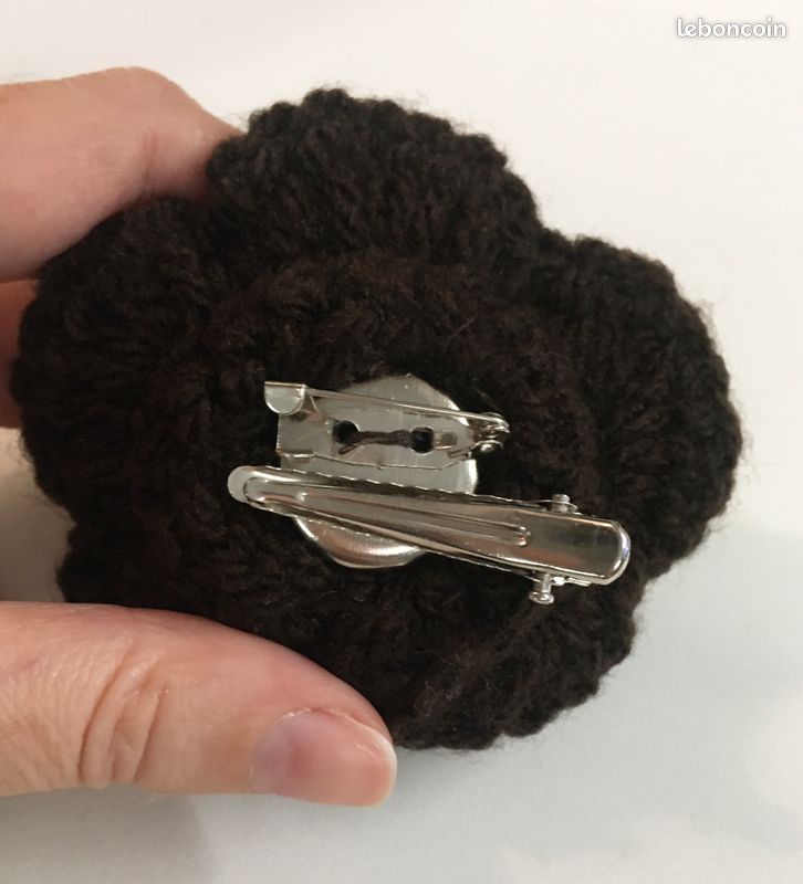 Broche, barrette, accessoire de mode - Fleur marron en laine et satin de soie - diamètre 7 cm (image 4)