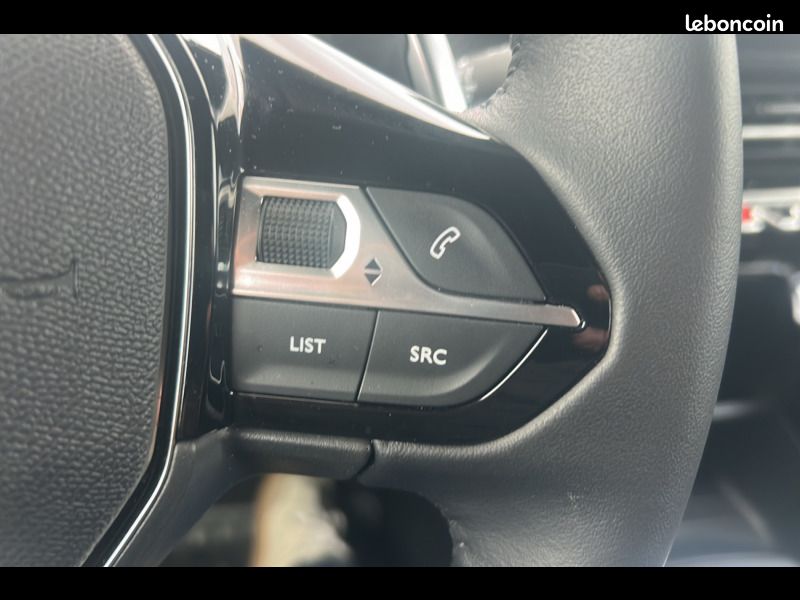 Peugeot 2008 Hybrid 136 e-DCS6 Style (image 14)